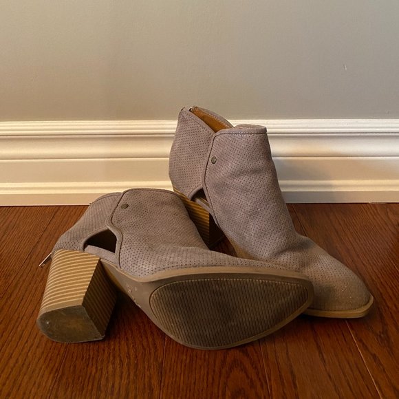 Qupid Ankle Boots - Picture 2 of 4